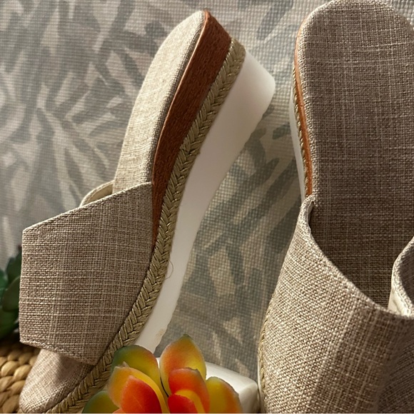 NWT, canvas, light- weight, women’s, mules - Picture 3 of 5